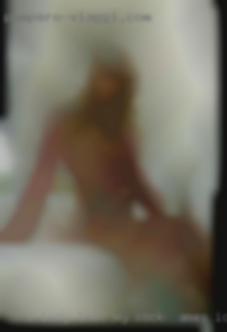 A lady my cock in Ames, Iowa that has no boundaries.